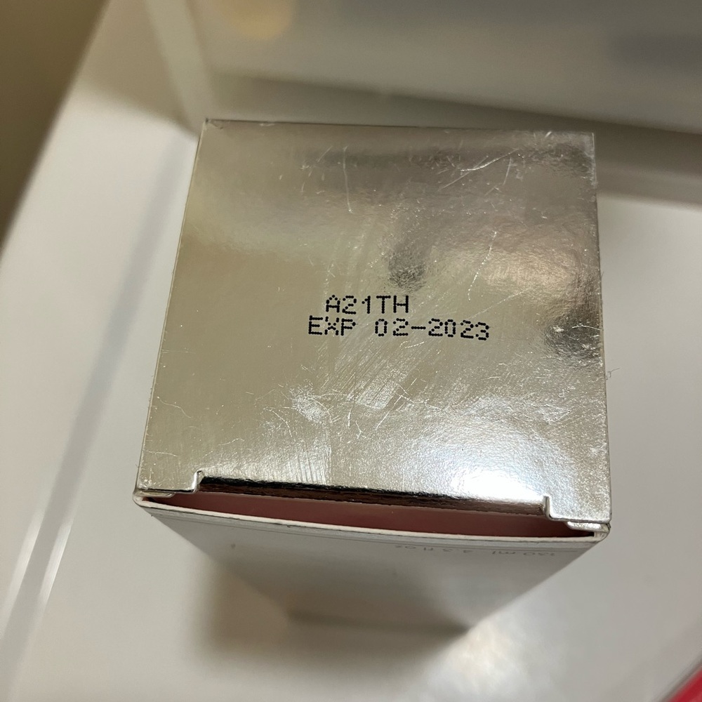 Solution by Glossier - Brand new in box